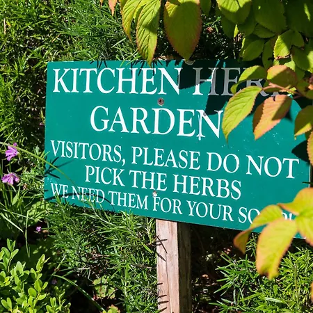 Ballyknocken Milking Parlour Self Catering * Coolnakilly