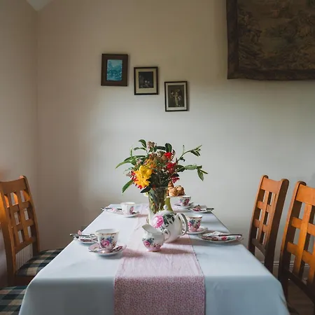 Ballyknocken Milking Parlour Self Catering * Coolnakilly