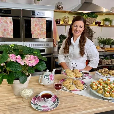 Ballyknocken Milking Parlour Self Catering * Coolnakilly