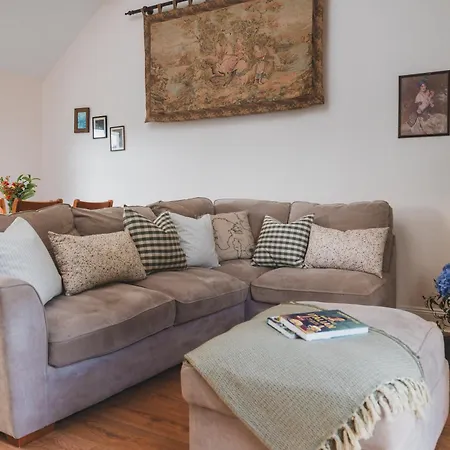 Ballyknocken Milking Parlour Self Catering Apartment Coolnakilly